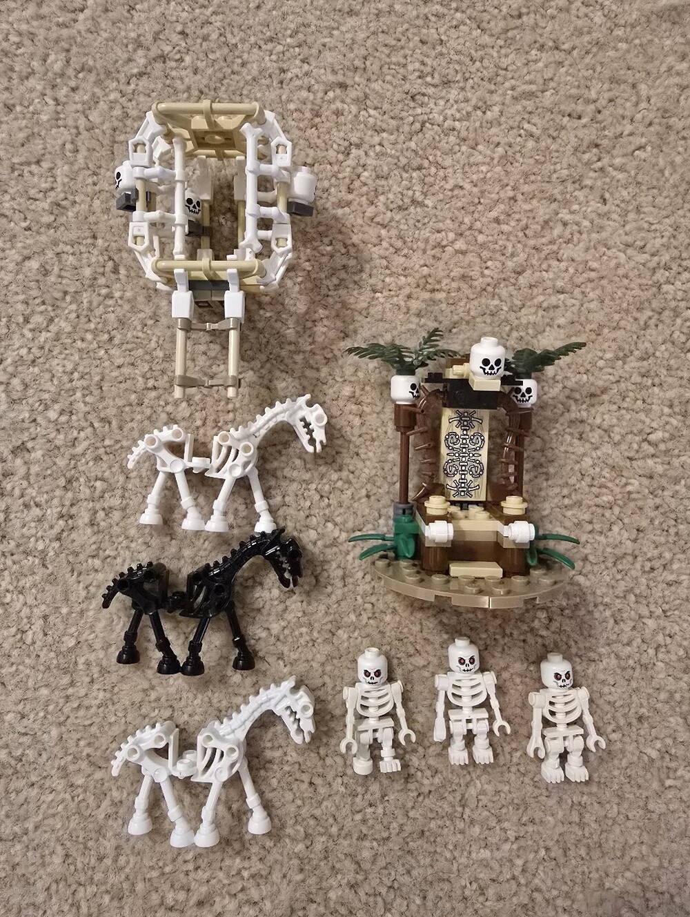 Vintage 2011 Lego Pirates Of The Caribbean: The Cannibal Escape set Minifigures